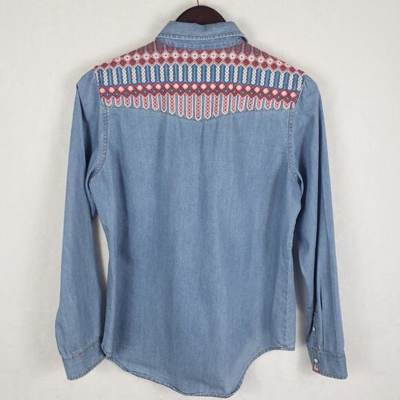 The Territory Ahead Chambray Denim Shirt Women M Highland Embroidered Pearl Snap - Picture 4 of 9